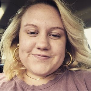 Meet your Posher, Rebecca